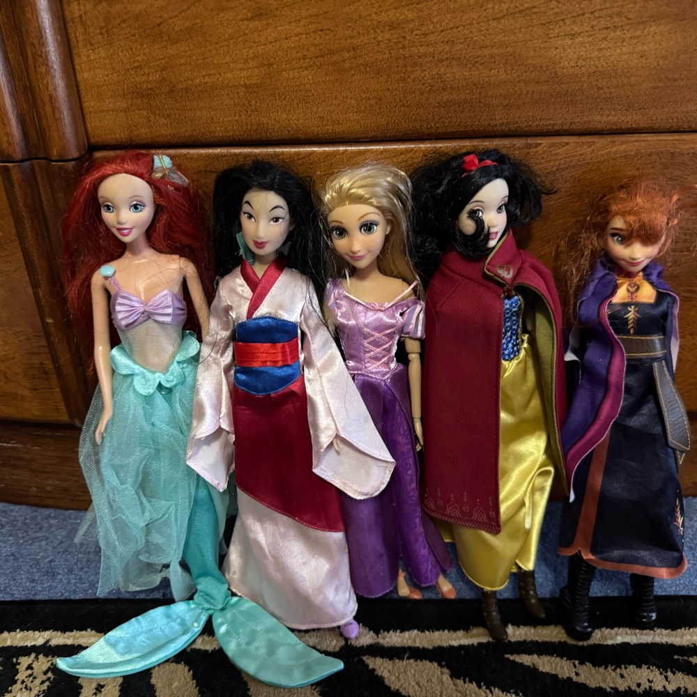 Disney Princess Doll Collection - Red, Blue, Purple, Black, White